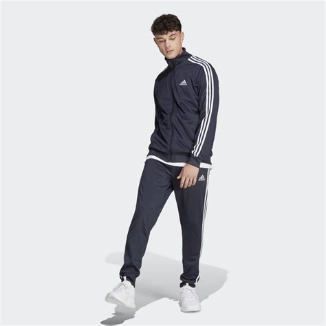 adidas herren anzug drei streifen oben links|Trainingsanzüge: Adidas Basic 3 Streifen Tricot Trainingsanzug.